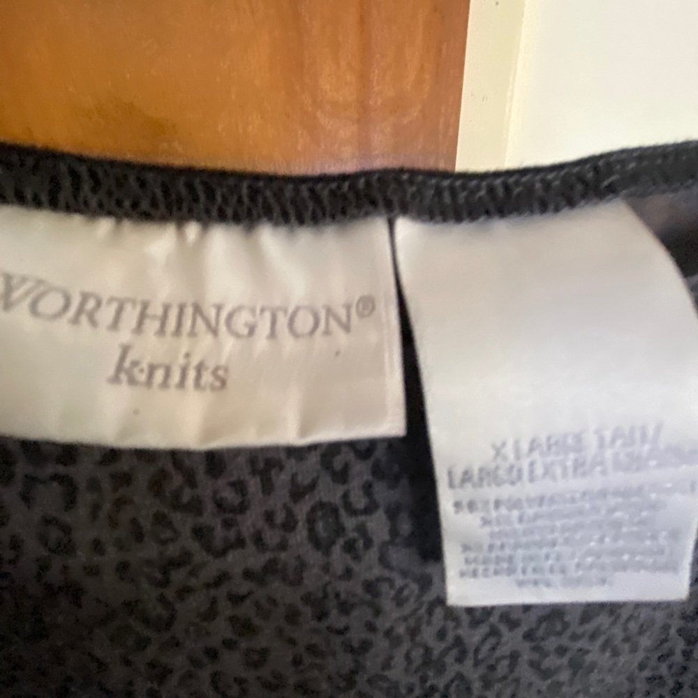 Worthington Leopard print Tee - Picture 3 of 4
